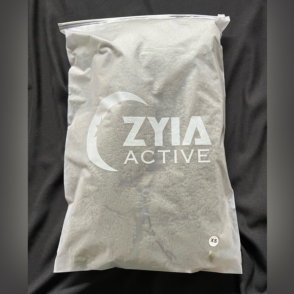 ZYIA Active NEW Olive Hooded Teddy Vest Size XS - Picture 8 of 10